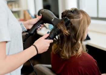 Hair Stylists having fun at Kulor Salon at 22 East Center Street in Logan. Utah. Kulør Hair Design and Color Studio is the best place for hair styling, located at 22 East Center Street in Logan, Utah. https://www.instagram.com/kulorsalon/ https://www.kulorsalon.com/ 435-213-9075 https://www.aveda.com/salon/KulorSalon https://www.instagram.com/AwCreativeUT/ https://www.AwCreativeUT.com/ #AwCreativeUT #KulōrSalon